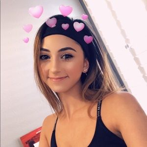 Meet your Posher, Yara